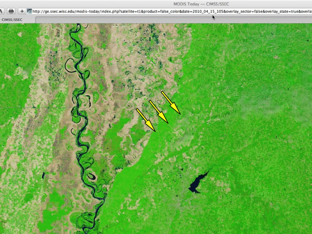 Comparison of MODIS false color images from 15 April and 25 April 2010