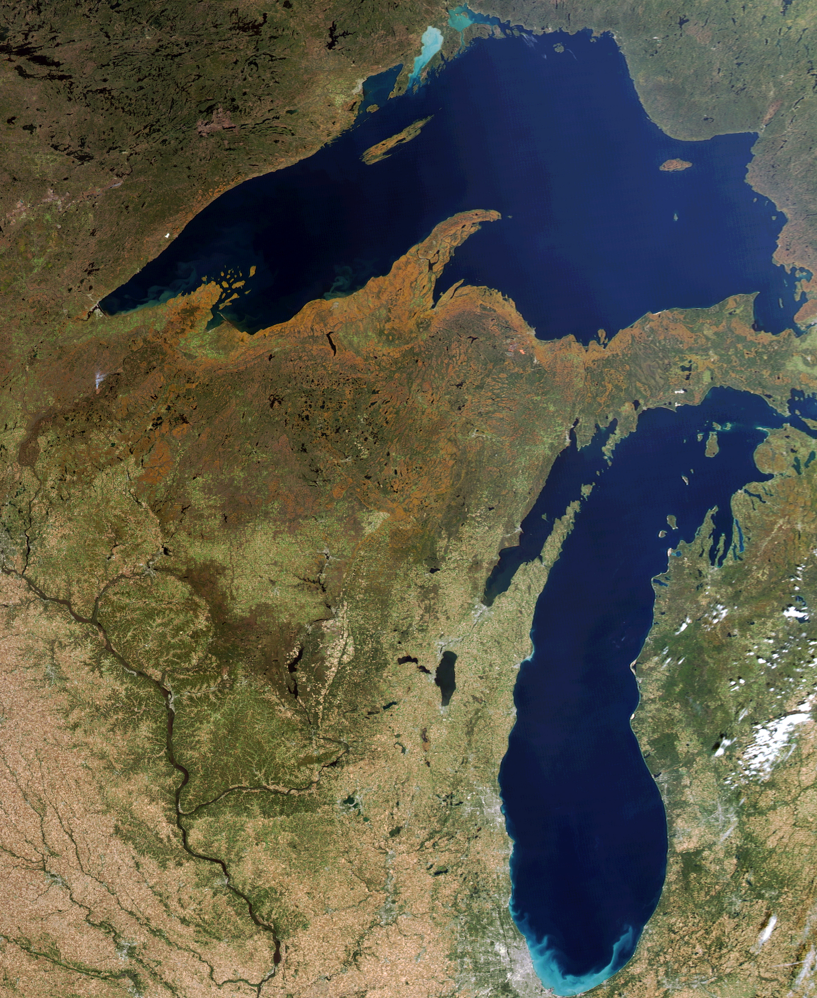 Восточное озеро на границе сша и канады. Озеро Мичиган вид из космоса. Озера системы великих озер Северной Америки. Великие американские озёра верхнее Гурон Мичиган Эри Онтарио. Озеро Мичиган Северная Америка.