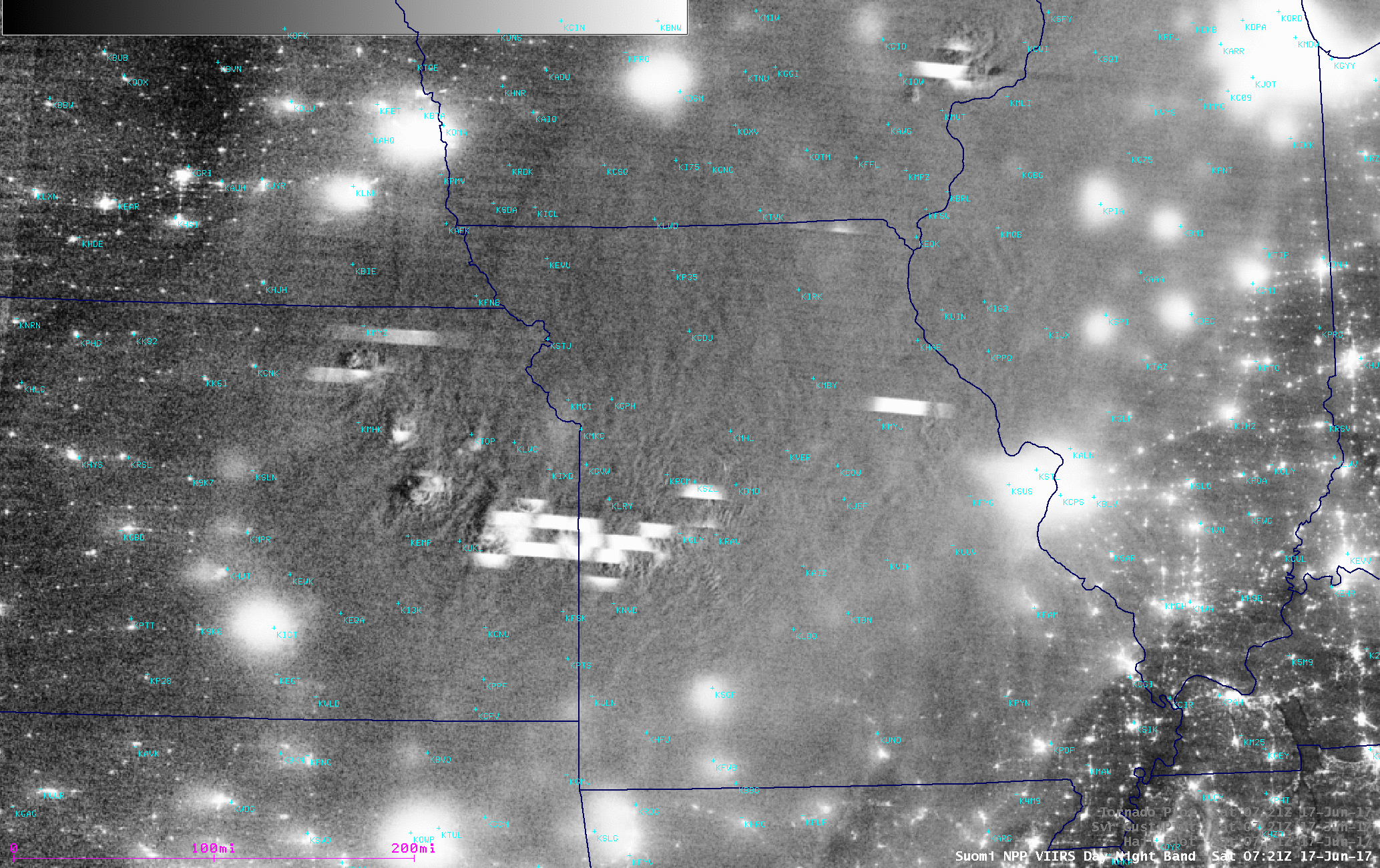 Suomi NPP VIIRS Day/Night Band (0.7 µm) and Infrared Window (11..45 µm) images, with cumulative plots of SPC storm reports [click to enlarge]